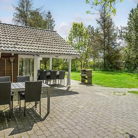 Awesome Home In Vaeggerlose With Kitchen