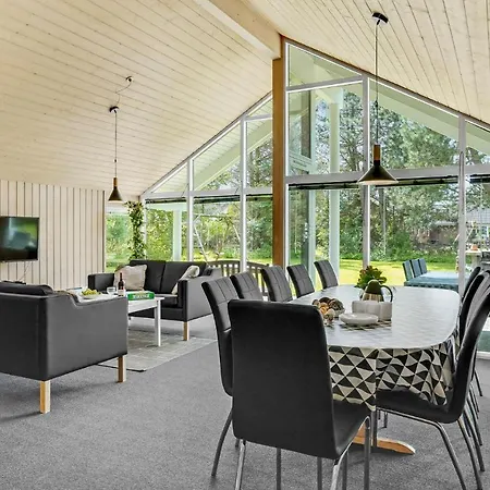 Awesome Home In Vaeggerlose With Kitchen Prázdninový dům