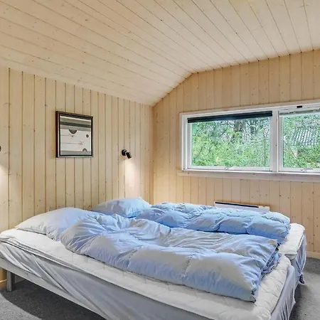 Awesome Home In Vaeggerlose With Kitchen *