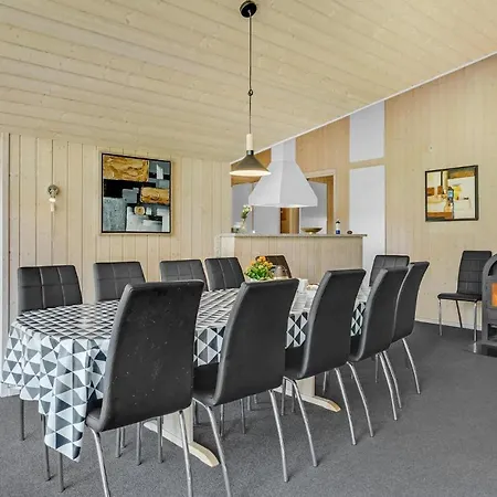 Prázdninový dům Awesome Home In Vaeggerlose With Kitchen Bøtø By