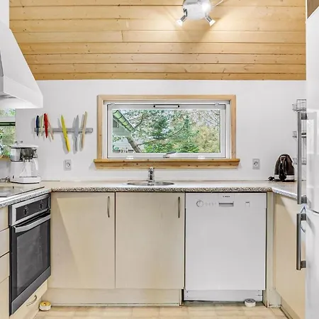 Awesome Home In Vaeggerlose With Kitchen Prázdninový dům *