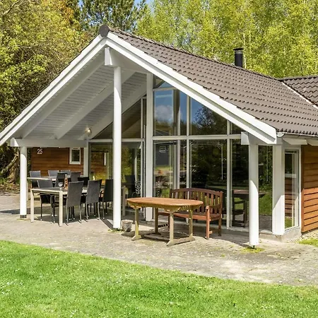 Awesome Home In Vaeggerlose With Kitchen Prázdninový dům